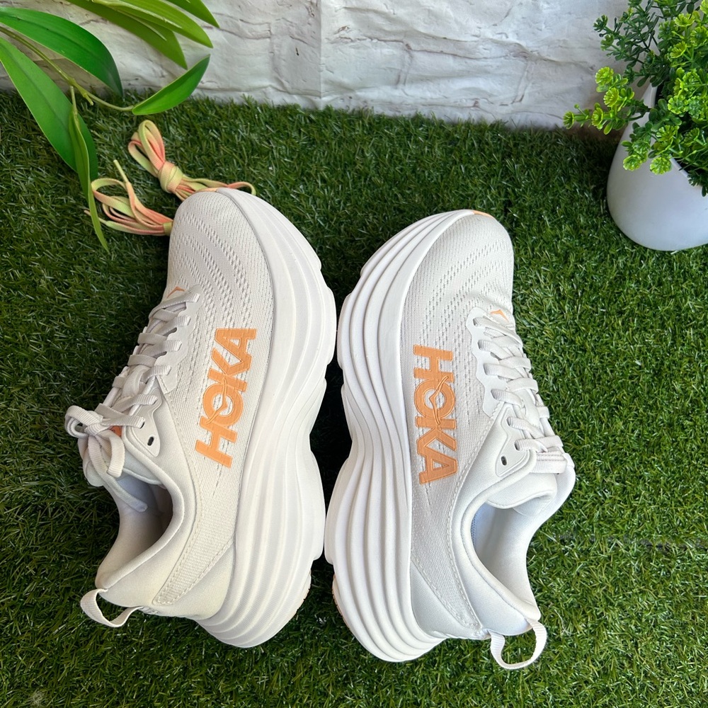 HOKA Bondi 8 sneakers size 7.5 White /Cantaloupe New Season Women New in box 171